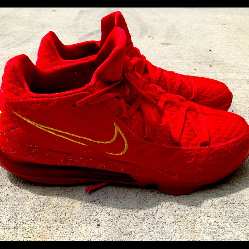Nike Lebron XVII sneakers
